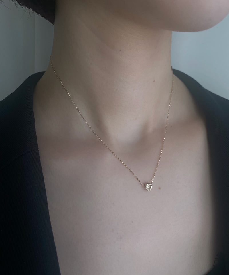 K10Nude"Lip"[O]Necklace